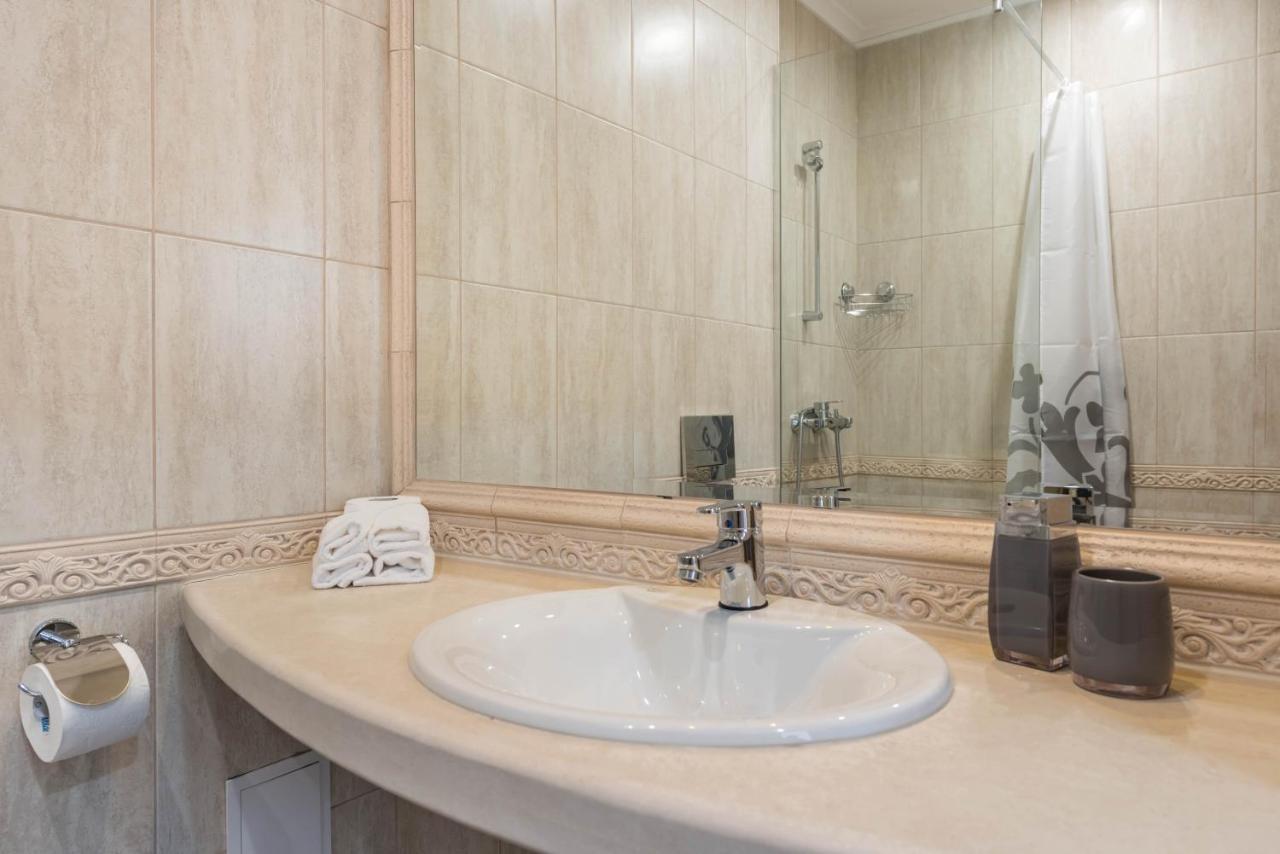 Blue Lagoon Seafront Apartments Varna Bagian luar foto