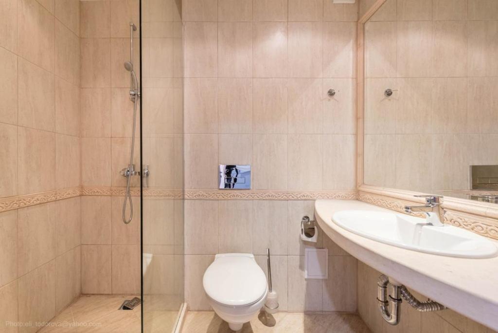 Blue Lagoon Seafront Apartments Varna Bagian luar foto