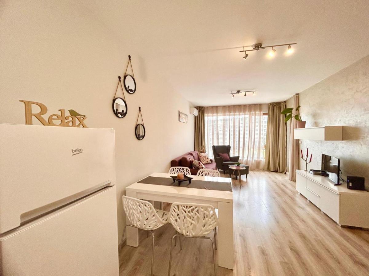 Blue Lagoon Seafront Apartments Varna Bagian luar foto