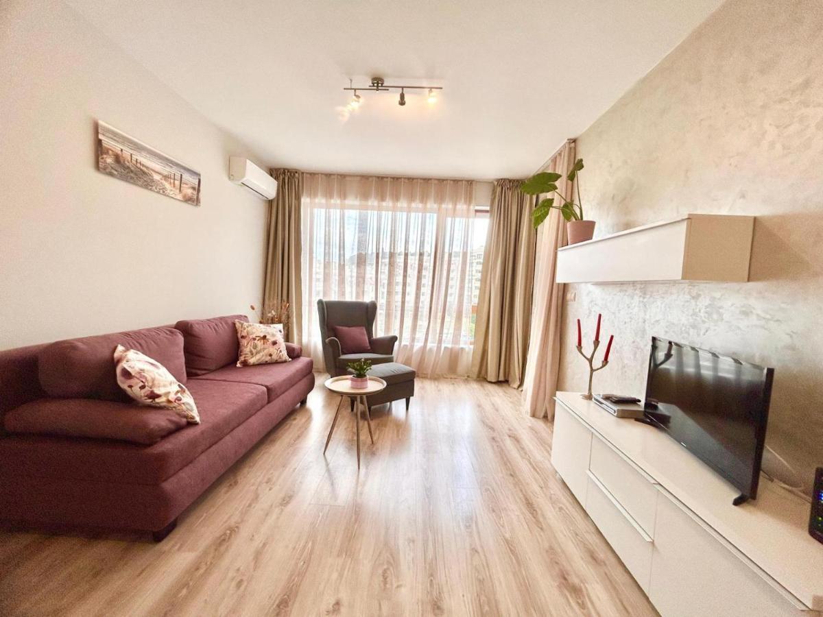 Blue Lagoon Seafront Apartments Varna Bagian luar foto